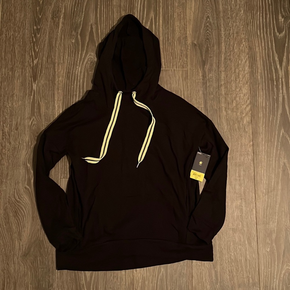 Athletic pullover hoodie with pockets